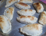 Foto del paso 5 de la receta: Empanadas Criollas (de carne sin cebolla)