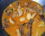Foto langkah ke 4 dari resep Kari Kentang Ayam Kampung.