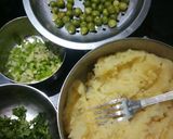 સમોસા(samosa in Gujarati) રેસીપી સ્ટેપ1ફોટો