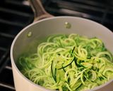 Foto del paso 2 de la receta: Fideos de Zucchini con salsa de carne! 🙂🍝🫶