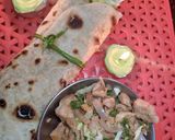 A picture of step 5 of Chicken Roll Paratha 🤤🌯.
