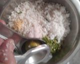 A picture of step 2 of Khaman Poha.