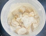 Hình bước làm 1 của món Ức gà chiên bột