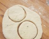 Foto del passaggio 3 della ricetta Focaccine al profumo di erba cipollina