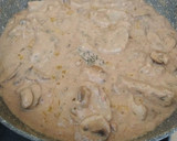 Foto del paso 8 de la receta: Solomillo de cerdo con setas en salsa de foie