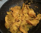 Foto langkah ke 2 dari resep Ayam Serundeng ala CrCook.