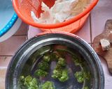Foto langkah ke 3 dari resep Sayur Sop Daging Sapi & Bakso.