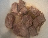 Foto del paso 3 de la receta: Sobre barriga en salsa criolla