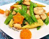 Hình bước làm 4 của món Tôm Xào Cà Rốt Thập Cẩm