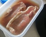 A picture of step 4 of Tender and juicy porkchops.