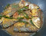 Foto langkah ke 9 dari resep Ikan Kembung Tumis Cabe Ijo.