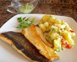 Foto del paso 4 de la receta: Trucha a la plancha, c/papas y salsa verde. #Mercado
