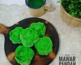 Foto langkah ke 6 dari resep Bolu Mawar Pandan.