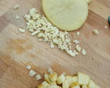 Foto del paso 1 de la receta: Pollo a la naranja con dátiles, miel y manzana 🍊🍎🍗🍯