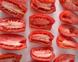 Foto del paso 1 de la receta: Tomate en aceite con hierbas
