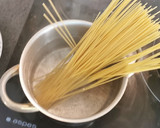 Foto del paso 3 de la receta: Espaguetis con salmón fresco