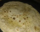 A picture of step 4 of Khasta karara daal bhara parhata.