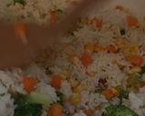 Foto langkah ke 5 dari resep Chicken Veggie Cheesy Baked Rice.