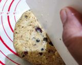 Foto langkah ke 4 dari resep Cranberry Chocolate Scones.
