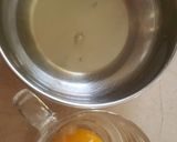 A picture of step 1 of Half fry star egg.
