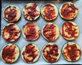 Mini cukkini pizzák recept fázis 1 fotója