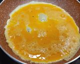 Foto del paso 2 de la receta: Tortilla abierta de espinacas, butifarra y queso con semillas de lino