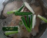 Foto langkah ke 2 dari resep Ayam Rebus Jahe.