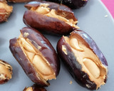 Foto del paso 2 de la receta: Dátiles rellenos de maní (snickers sin azúcar)
