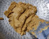 A picture of step 4 of Sattu laddu.
