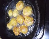 Foto langkah ke 3 dari resep Cekodok Upin Ipin (Malaysia).
