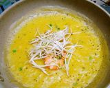 A picture of step 4 of Southern Vietnamese Bánh Xèo.