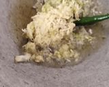 A picture of step 2 of Palak kadhi.