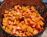 A picture of step 1 of Carrot poriyal.