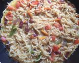 A picture of step 6 of Noodles Omelette.