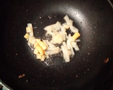 Foto del paso 2 de la receta: Cazuela de setas y espárragos con alioli a la miel