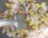 A picture of step 2 of Kanda poha.
