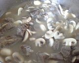 Foto del paso 6 de la receta Ternera en salsa de vino con champiñones