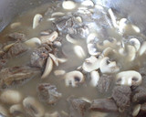 Foto del paso 6 de la receta: Ternera en salsa de vino con champiñones