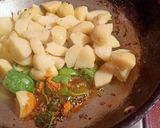 A picture of step 3 of Chatpate jeera aloo.