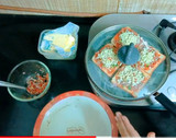 ब्रेड पिज़्ज़ा (bread pizza recipe in Hindi) रेसिपी चरण 3 फोटो