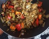 Foto del paso 11 de la receta: Crujiente de vegetales con almendras, tallarines y salsa pesto
