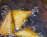 A picture of step 4 of Leftover Roti Samosa.
