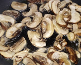 Foto del paso 1 de la receta: Espaguetis con champiñones y salchichón