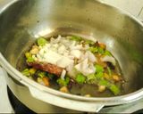 A picture of step 2 of Bombay style special tasty pav bhaji.
