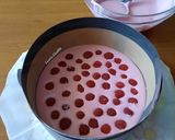 Foto del passaggio 12 della ricetta Cheesecake allo yogurt e lamponi