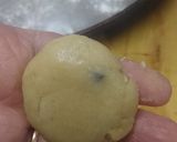 Foto del paso 2 de la receta: Cookies con bizcochuelo de cajita súper express! 🍪🍪🍪