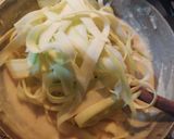 Foto del paso 1 de la receta: Pastas de zucchini con pollo en salsa bechamel 🍝🥒🍗