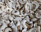 A picture of step 4 of Raw Cashew Curry.