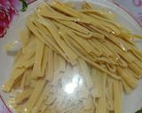 Hình bước làm 3 của món Mì xào Keto nấm thịt cà chua