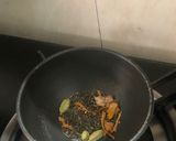 A picture of step 1 of Chicken Rara.